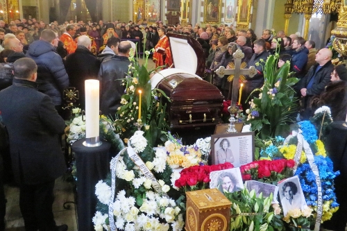 Преосвященний владика Венедикт, очолив похорон відомого українського співака Преосвященний владика Венедикт, очолив похорон відомого українського співака